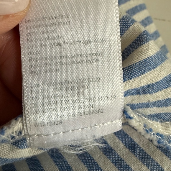 Lili’s Closet | Striped Button Down Blue & White Shirt | 100% Cotton | Sz M - Picture 7 of 8